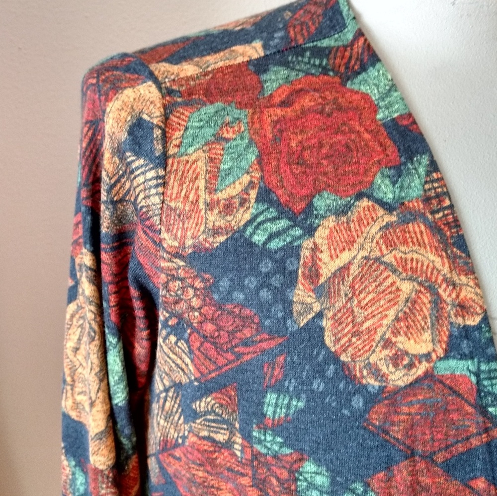 🦄 HTF Sarah Cardigan Rose Print Sweater knit